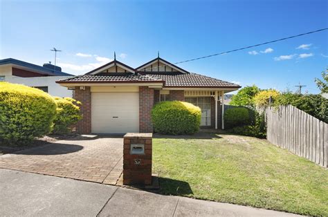 properties for sale in traralgon.